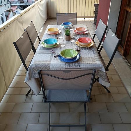 Casa A Un Passo Dal Mare Apartment เวนติมิญา ภายนอก รูปภาพ
