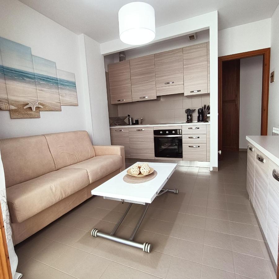 Casa A Un Passo Dal Mare Apartment เวนติมิญา ภายนอก รูปภาพ